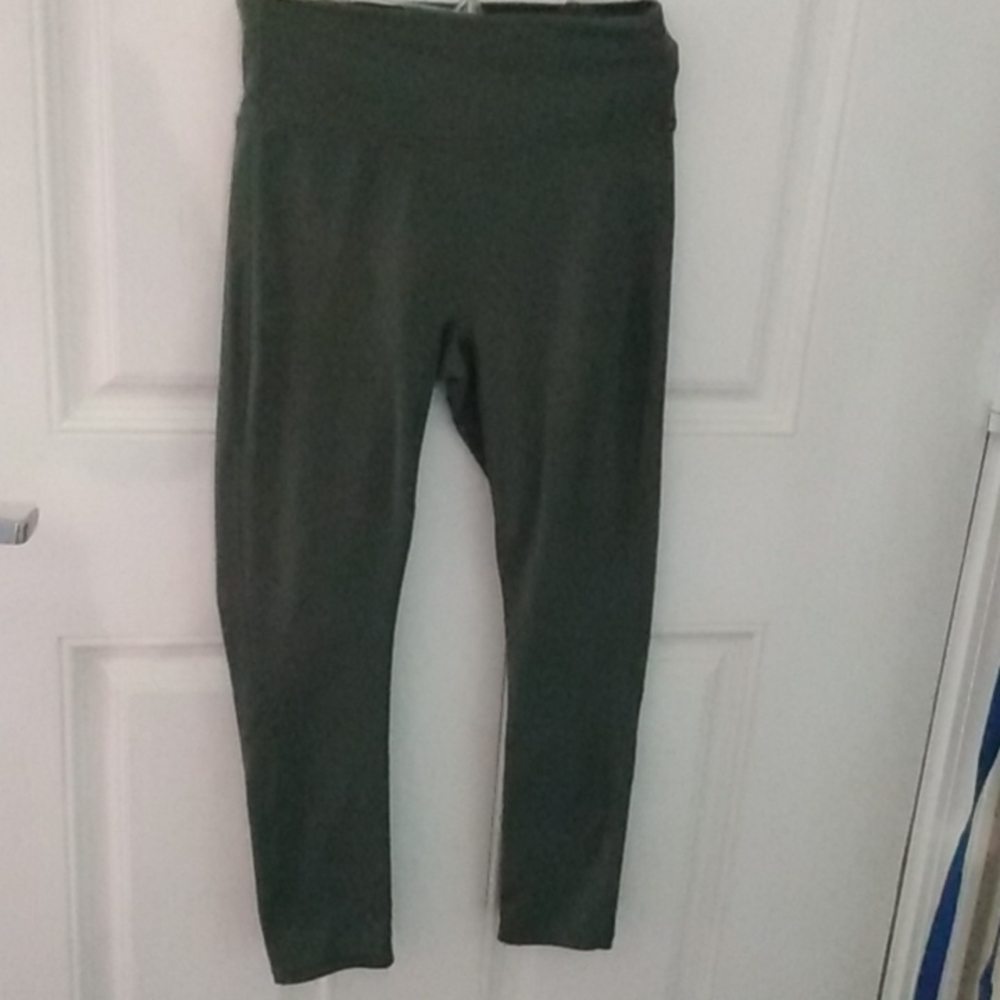 Fab 7/8 leggings with back stash area for phone
